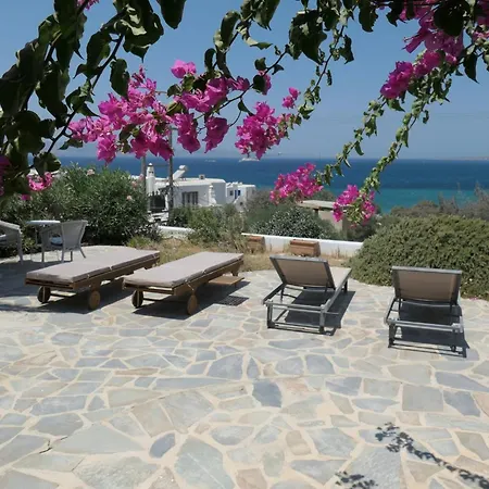 Charming Naxos Villa, Ocean Views, Modern Comfort, Tranquil Escape Mikri Vigla
