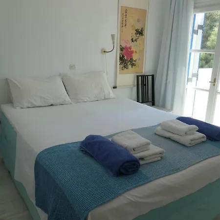 Charming Naxos Villa, Ocean Views, Modern Comfort, Tranquil Escape Villa *