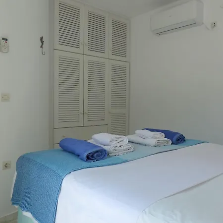 Charming Naxos Villa, Ocean Views, Modern Comfort, Tranquil Escape Villa *