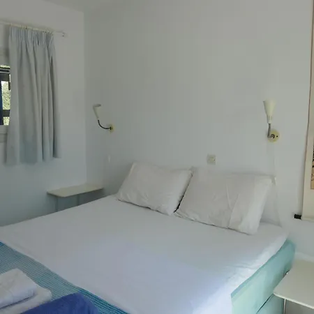 Charming Naxos Villa, Ocean Views, Modern Comfort, Tranquil Escape Mikri Vigla