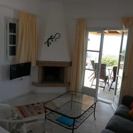 Villa Charming Naxos Villa, Ocean Views, Modern Comfort, Tranquil Escape *